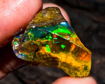 Welo Fire Opal Rough Gemstone: Ethiopian Crystal Specimen, 12.00 Cts