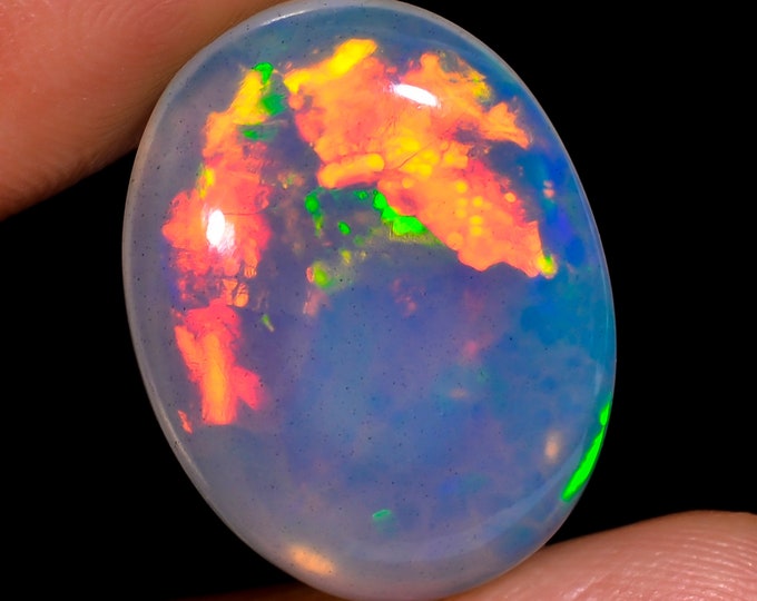 Ethiopian Opal Cabochon - White 14.50 Ct Oval Shape Gem
