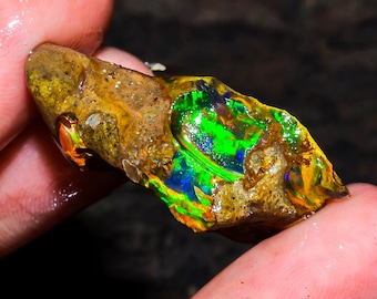 Welo Fire Opal Rough: Ethiopian Crystal Gemstone, 17.50 Cts