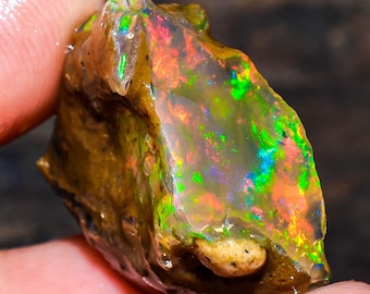 Welo Fire Opal Rough Gemstone: Ethiopian Crystal Specimen, 15.50 Cts