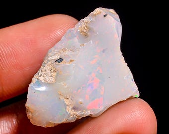 Ethiopian Welo Fire Opal Rough: Raw Crystal Gemstone (27 Cts, 29X19X14 MM)