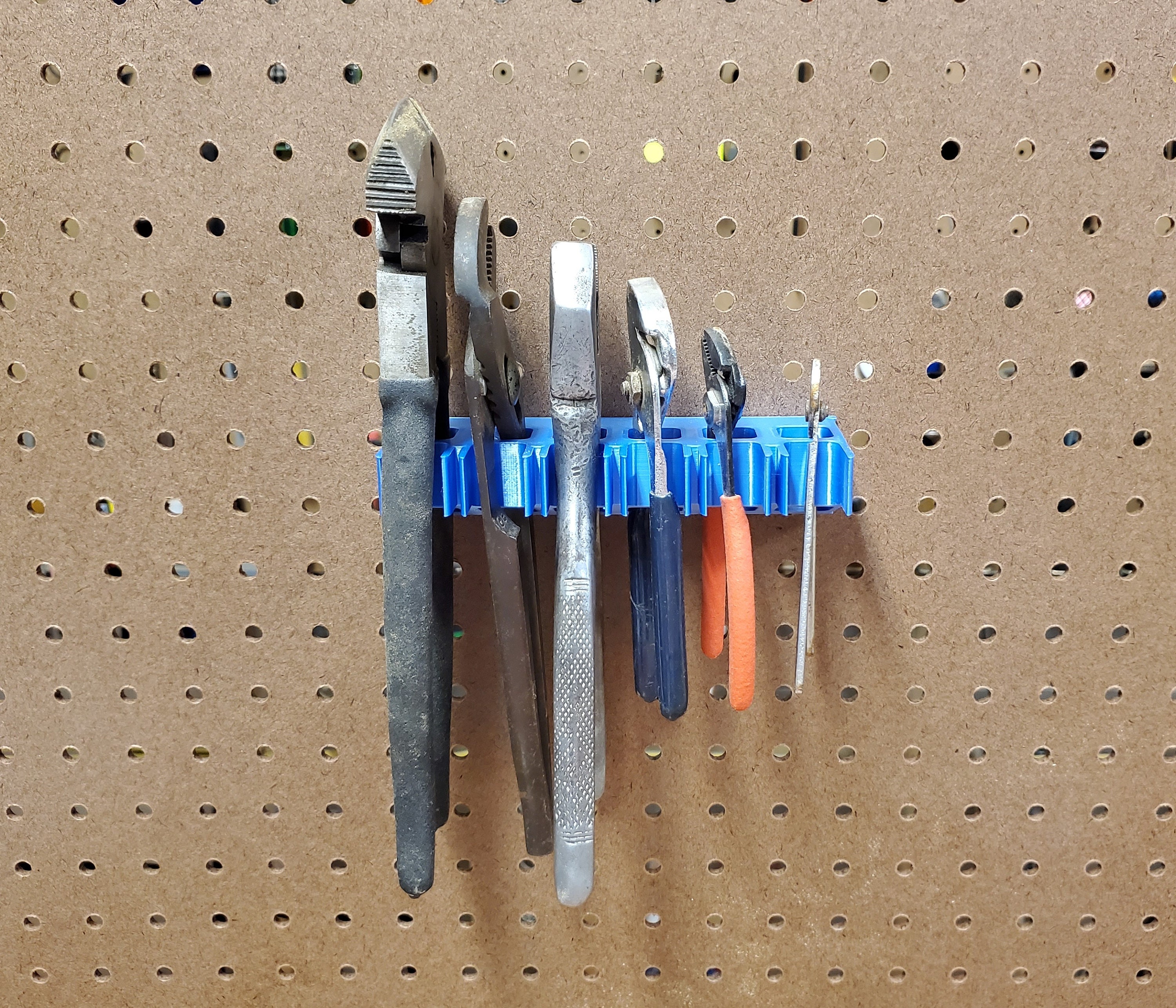Pegboard Sharpie Holder by Rextruction