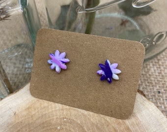 Purple marbled flower stud earrings - surgical steel - hypoallergenic