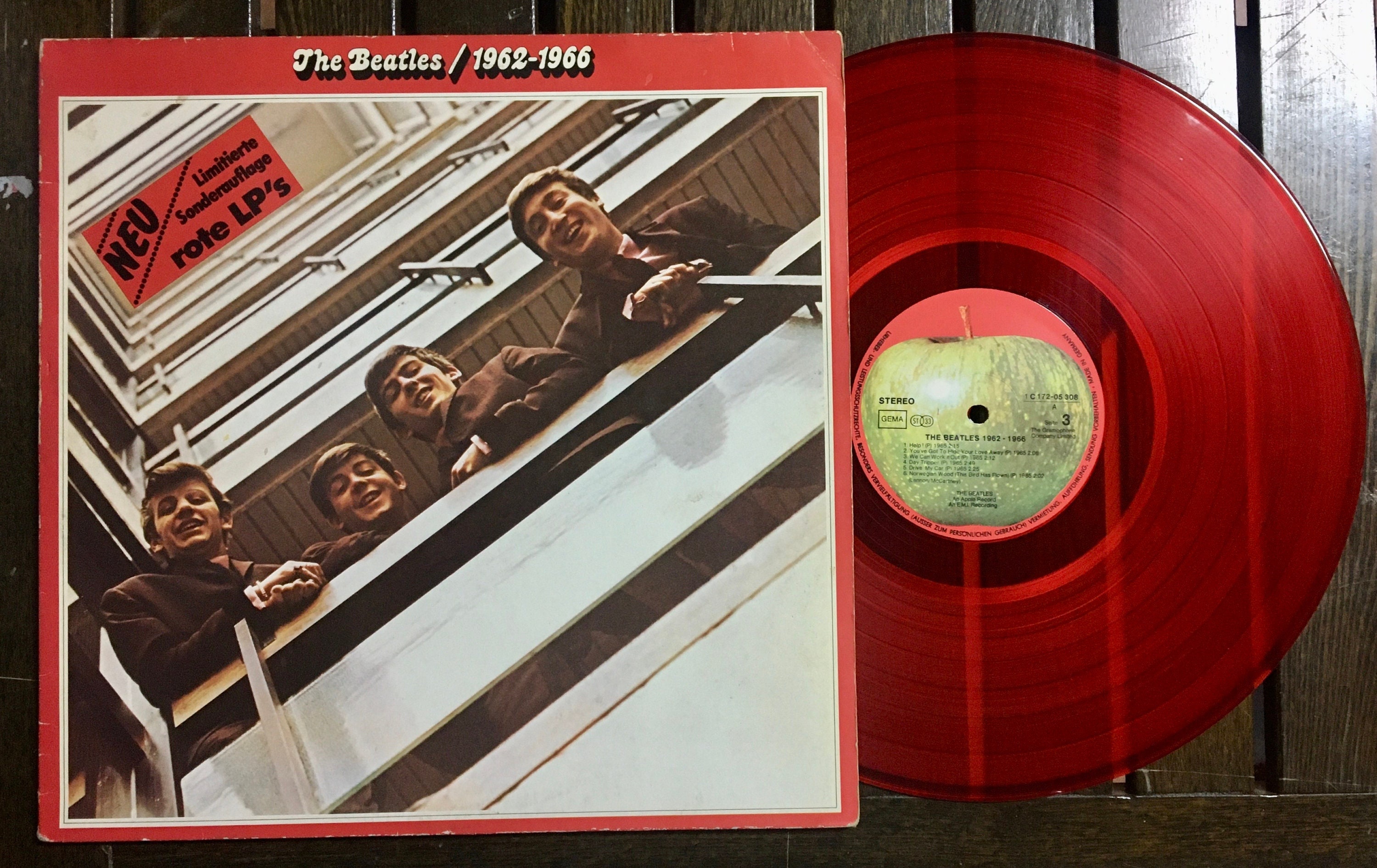 The Beatles- 1962-1966 (Red vinyl)/1967-1970 (Blue vinyl) : r/vinyl