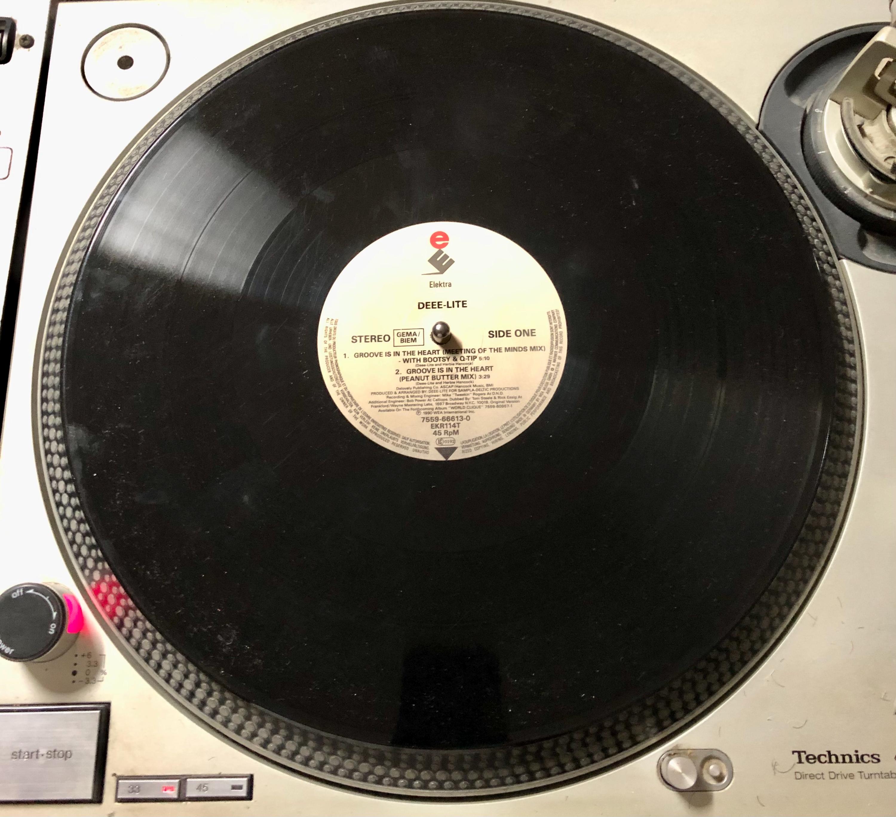 1990 Deee-lite - Groove is in the Heart , Vinyl, 12