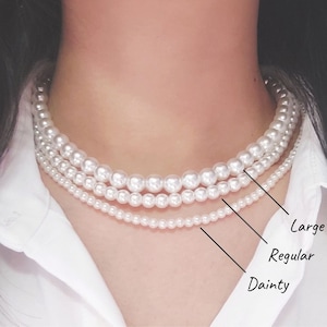 Classic faux pearl beaded necklace