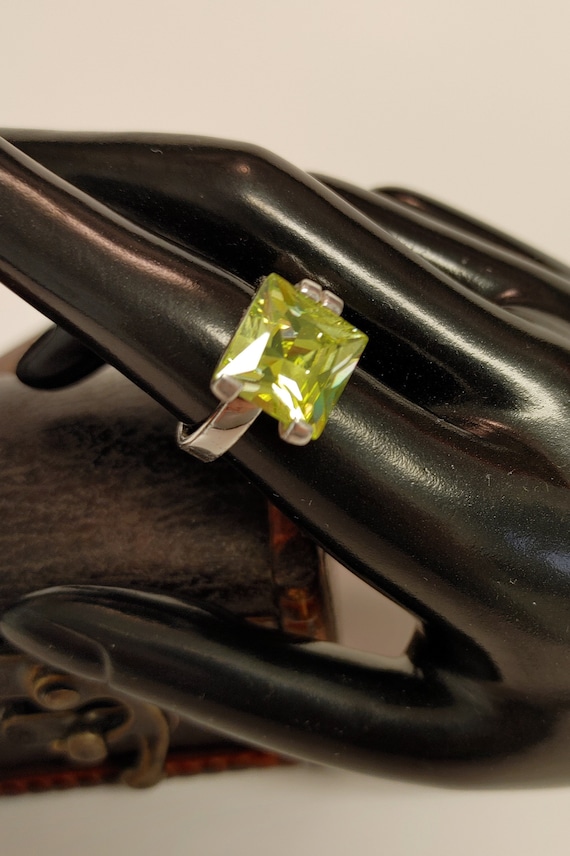 Sterling silver large princess cut lime green  sto
