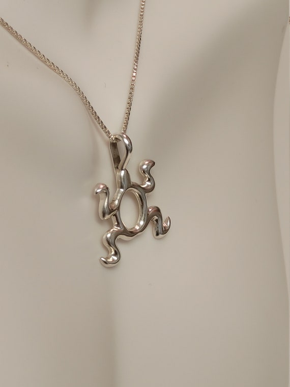 Frog pendant sterling silver - image 2
