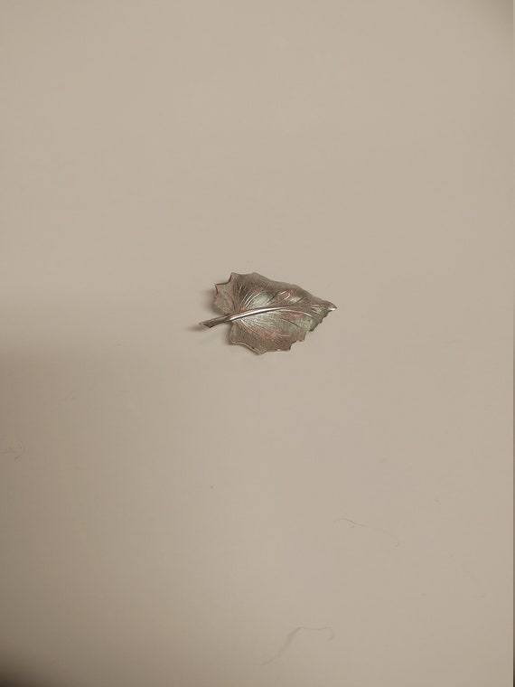 Sterling silver leaf broach - image 1