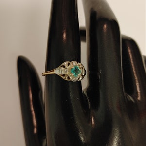 14kt yellow gold emerald and diamond ring