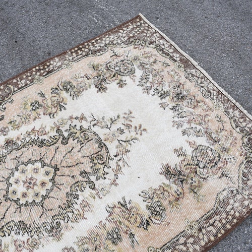 Turkish Rug, Vintage Rug, Area Carpet, Home Decor shops Carpet, 49x82 inches Beige Rug, Wool Rug, Bedroom Rug, Anatolian Indoor Carpet, 2110