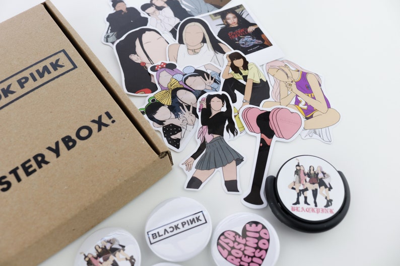 Coffret Cadeau Blackpink – 55 Cartes Photo, Autocollants, Porte-clés, Collier, Support Téléphone, Bracelets