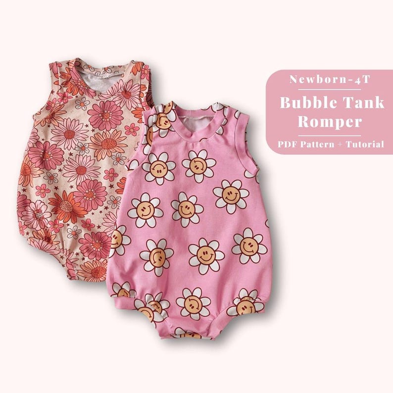 Op de afbeelding: Twee mouwloze baby rompers met een bubbelzoom. E&eacute;n romper heeft een roze achtergrond met witte bloemen met smileygezichten. De andere romper heeft een perzikkleurige achtergrond met roze en oranje bloemen. De tekst "Newborn-4T Bubble Tank Romper PDF Pattern + Tutorial" staat in de rechterbovenhoek van de afbeelding.