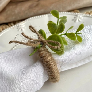 Set Rustic Napkin Rings  Wedding napkin ring  Floral napkin rings