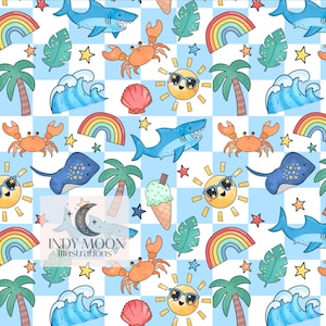 Puede incluir: Patrón repetitivo con ilustraciones de dibujos animados de tiburones, cangrejos, arcoíris, palmeras, olas, soles y conchas marinas sobre un fondo a cuadros azul claro y blanco. El diseño incluye estrellas, hojas y un helado.