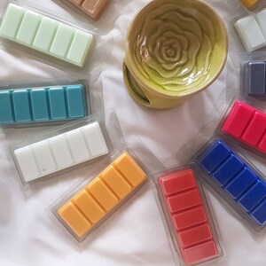 Snap Bar Clam Shell Wax Melts in Bright and Lively Colors Infused with High Percentage Organic Fragrance Oil image 3