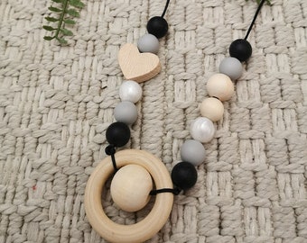 Customizable wooden breastfeeding & carrying necklace