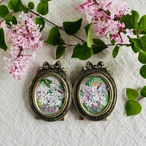Lila: Mini pintura al óleo original de flores en marco dorado vintage
