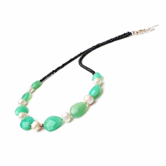 Collier De Perles En Chrysoprase - Longueur 40 Cm - Perles Vertes, Fermoir Argenté - Neuf Sans Emballage