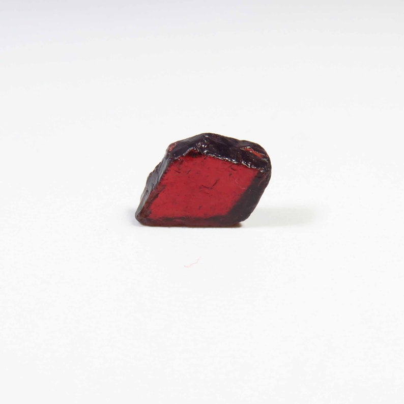 Garnet Rough Loose Gemstone For Jewelry WONDERFUL~~ Red Garnet Rough Gemstone AH-106 Natural Mozambique Garnet Rough 18x12 mm