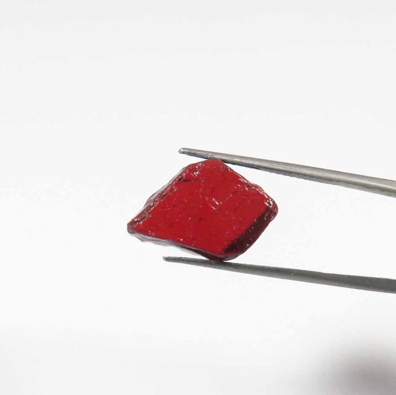 Garnet Rough Loose Gemstone For Jewelry WONDERFUL~~ Red Garnet Rough Gemstone AH-106 Natural Mozambique Garnet Rough 18x12 mm