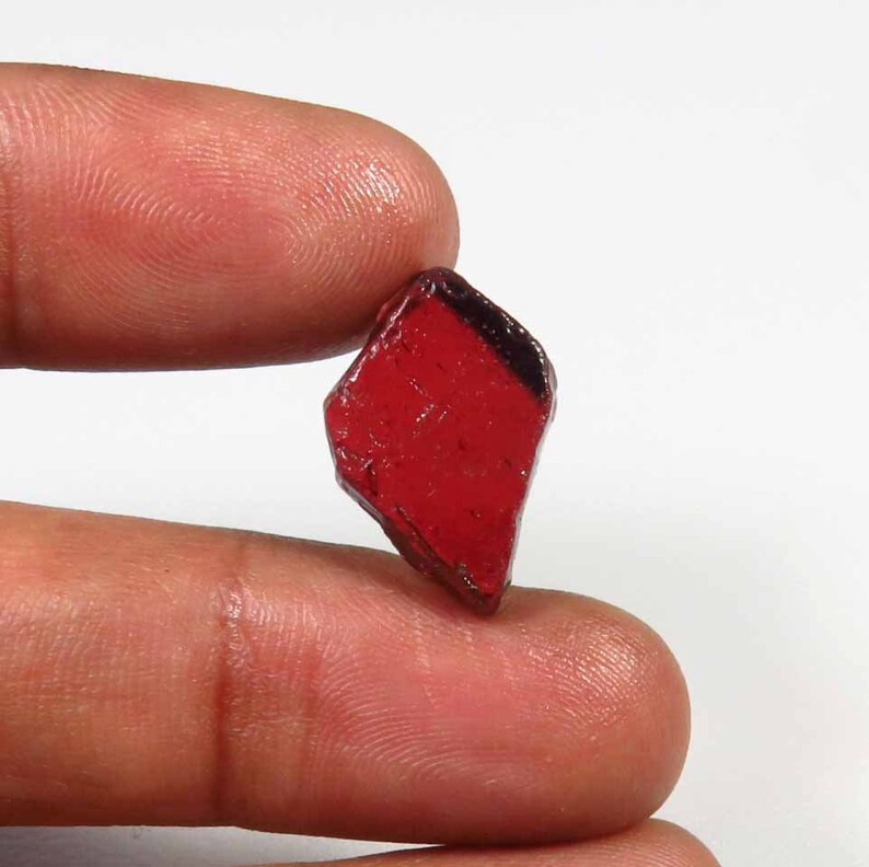Garnet Rough Loose Gemstone For Jewelry WONDERFUL~~ Red Garnet Rough Gemstone AH-106 Natural Mozambique Garnet Rough 18x12 mm