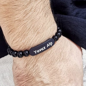 Engraved Onyx Beaded Bracelet - Personalized Men&#39;s Jewelry