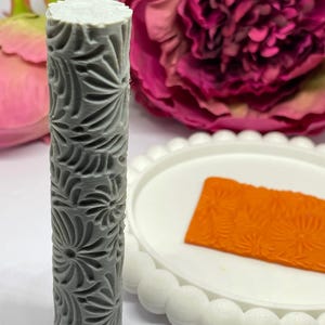 Large floral design texture roller