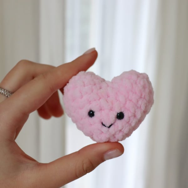 Amigurumi Herz, rosa Herz, Valentinstage Herz, süßes Herzchen, gehäkeltes kleines Herz