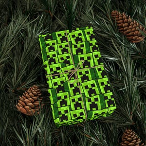 Minecraft-Inspired Wrapping Paper, Fun Gift Wrap for Gamers, Creeper Pattern Wrap for Birthdays, Holidays, Party Decor, Eco-Friendly Gift