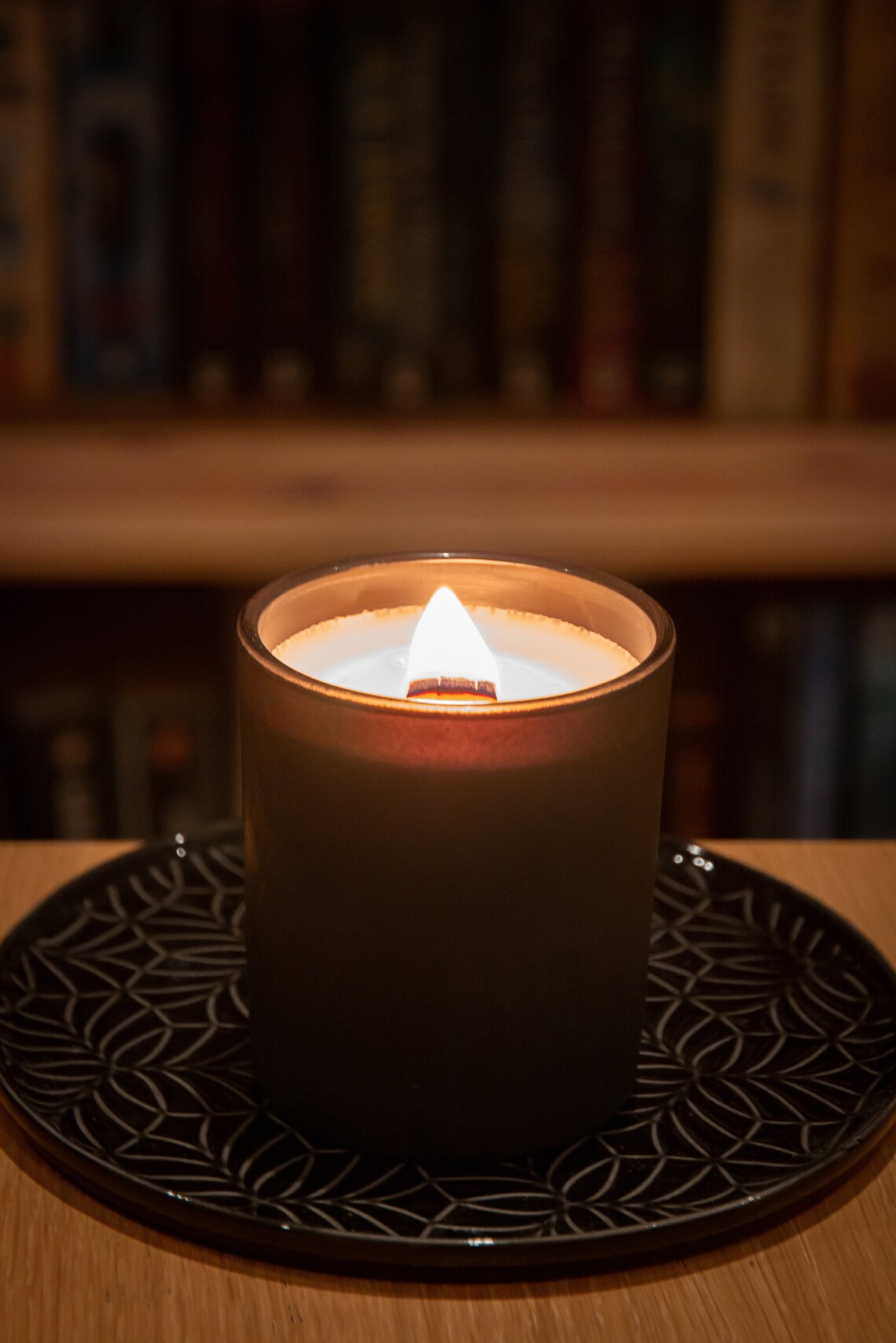 SJÖRÅ 180g Natural Soy Wax Candle 30 Hours Burn Time Crackling Wood