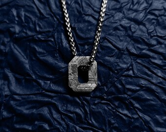 Muonionalusta Meteorite Pendant Necklace – Widmanstätten Pattern Space Iron Slice 12x15x2.5mm, Unisex Celestial Gift