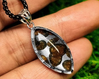 Colgante de meteorito de Kenia Sericho / Plata S925 genuina / Collar con rebanadas de palasita africana auténtica