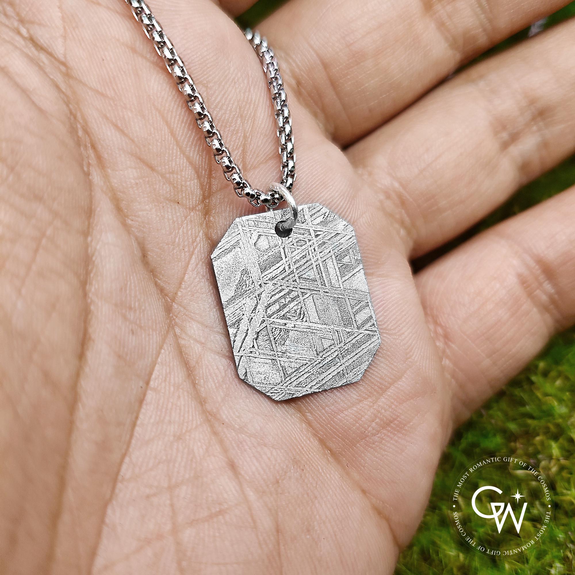 ムオニオナルスタ隕石ペンダントネックレス: ウィドマンシュテッテン