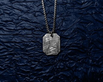 Muonionalusta meteorite Necklace pendant,Widmanstätten Pattern,10x15x1mm,Handcrafted Space iron Necklace,Unique Celestial Gift.