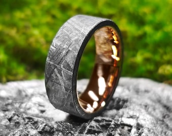 Muonionalusta Meteorite Ring: Black Tungsten Cosmic Wedding Band