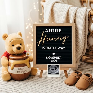 Winnie the Pooh Schwangerschaftsankündigung, digitale Baby-Enthüllungsvorlage, bearbeitbar geschlechtsneutral für soziale Medien, kleine Hunny auf dem Weg