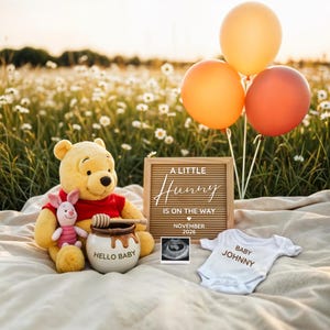 Winnie the Pooh Schwangerschaftsankündigung, digitale Baby-Enthüllungsvorlage, bearbeitbar geschlechtsneutral für soziale Medien, kleine Hunny auf dem Weg