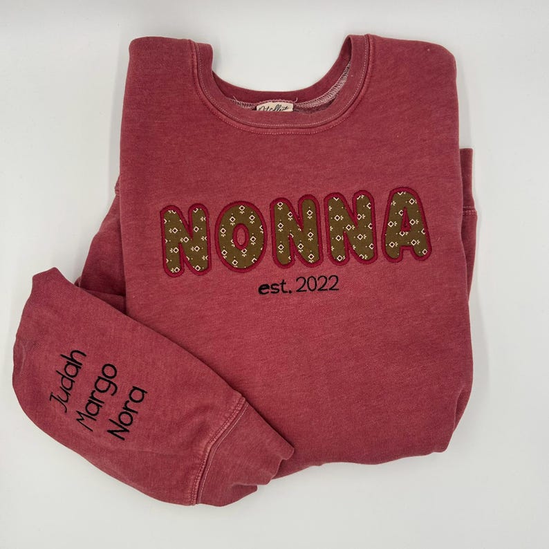 Custom Applique Mom Sweatshirt: Personalized Baby Clothes Memory Gift zdjęcie 11