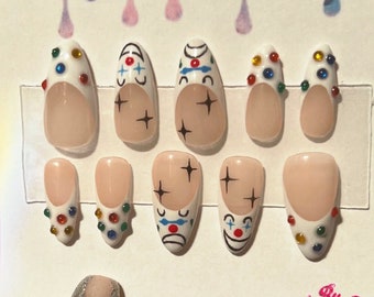 Prensa de payaso corto en Nails Clawsbymags