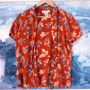 Vintage Silk Printed Floral Short Sleeve Button Top Blouse by Nexx / Size M