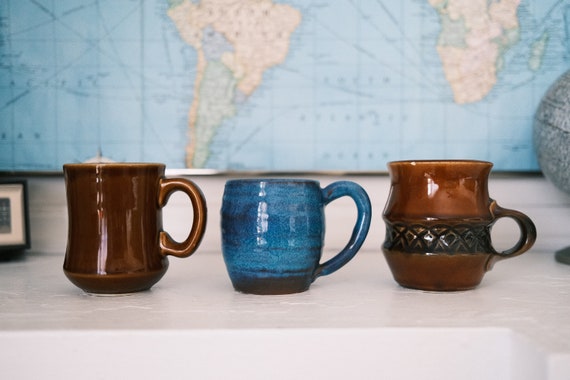 RARE – Vintage Handmade Painted Pottery Coffee Pot Set – Made in Wales, UK  – 4 Mugs, Cream & Sugar – #2555 – It's Bazaar on 21st Street