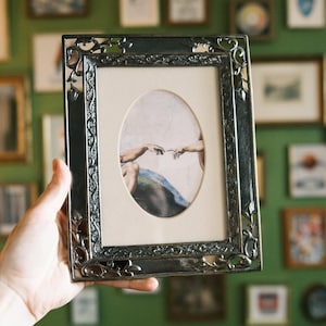 Vintage 5x7&quot; Matted to 3.5x5&quot; Oval Opening Picture Cast Metal Style Ornate Picture Frame