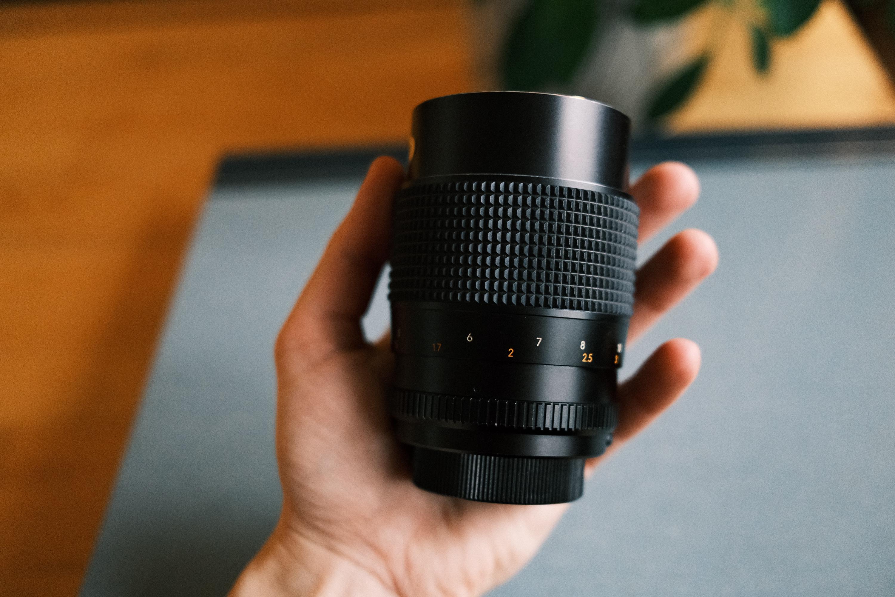 Vintage Chinon 135mm F/2.8 Telephoto Lens – M42 Mount, Manual