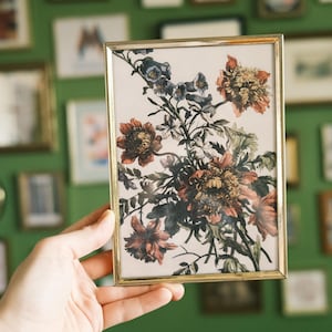 5x7&quot; Gold Metal Picture Frame | WALL display ONLY | 5x7&quot; Metal Photo Frame