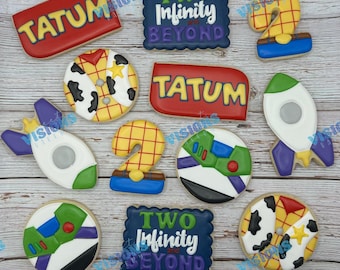 Two the moon astronaut cookies