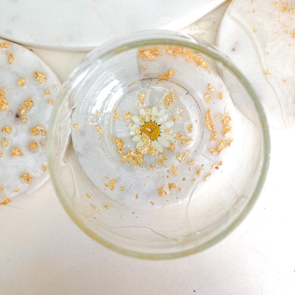 Pressed flower stemless wine glasses ~ dried and gold foil/ rose gold foil ~ custom gifts ~ natural style daisy ~ handmade barware glassware