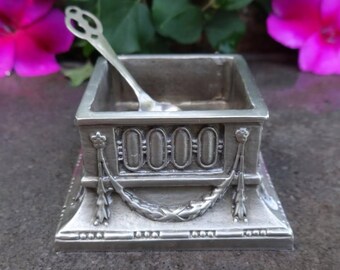 Silver Metal Architectural Open Salt Dip, Cellar, Dish w/Spoon!