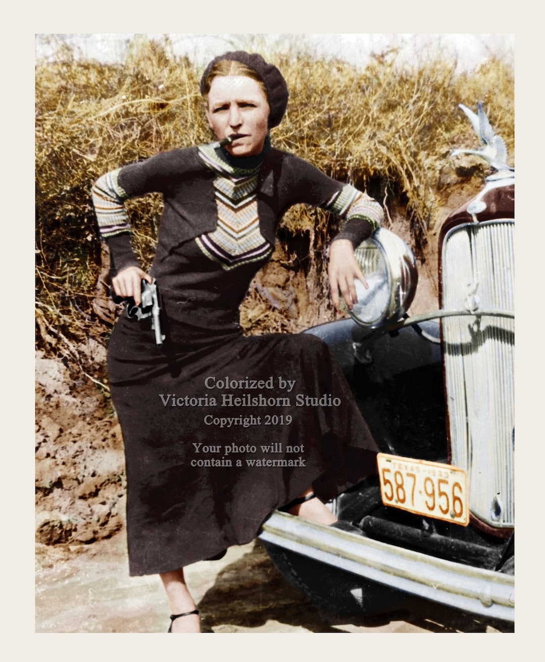 Colorized History Photo Poster Print: Depression-era Outlaw Gangsters  Bonnie Parker of Bonnie and Clyde Barrow Gang - Available in 6 Sizes! - Etsy, image size:1080x1312