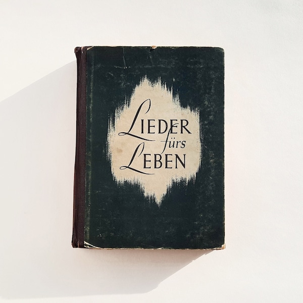 Vintage boek “Songs for Life” | Efemere jaren 40 | Oostenrijks muziekboek met bladmuziek, teksten, illustraties | Accessoires voor ongewenste tijdschriften